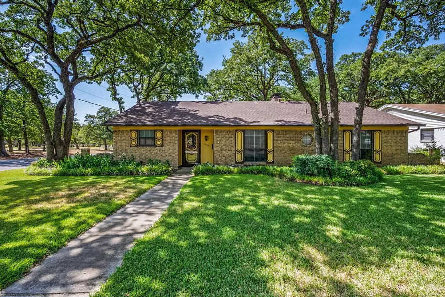 7232 Routt Street, Fort Worth, TX 76112