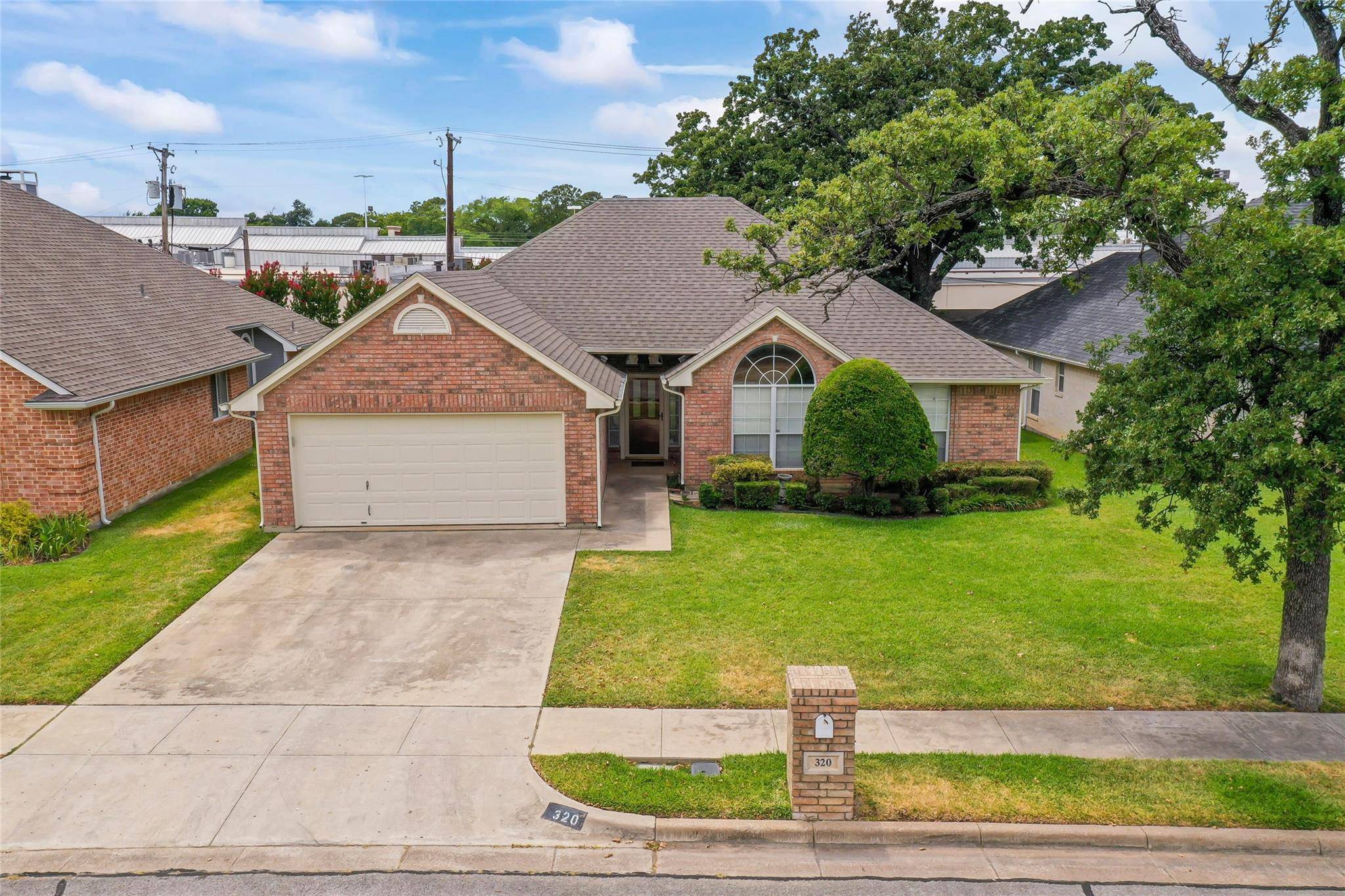 320 Cecile Court, Arlington, TX 76013