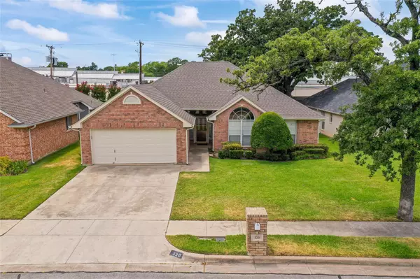 Arlington, TX 76013,320 Cecile Court