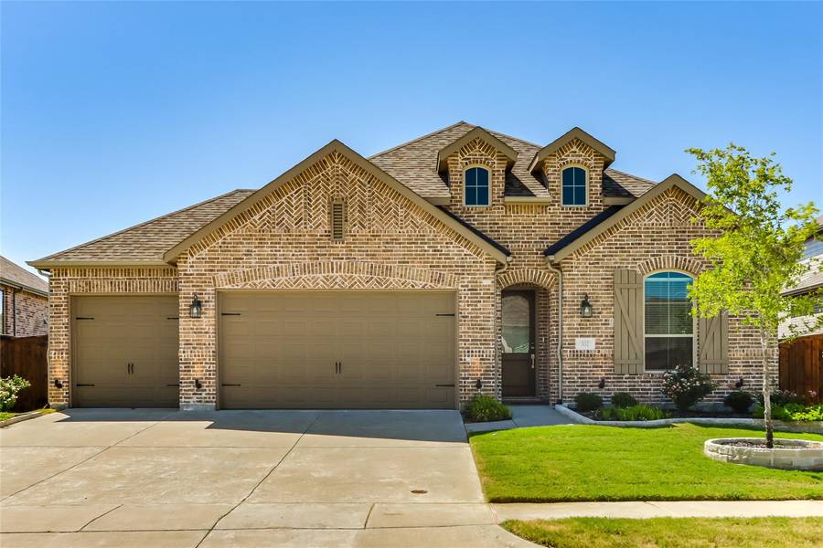 1112 Claiborne Drive, Aubrey, TX 76227