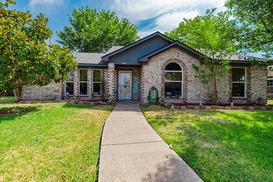 6726 Bluebell Drive, Rowlett, TX 75089