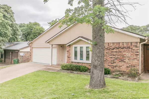 Arlington, TX 76017,4817 Crestmont Court