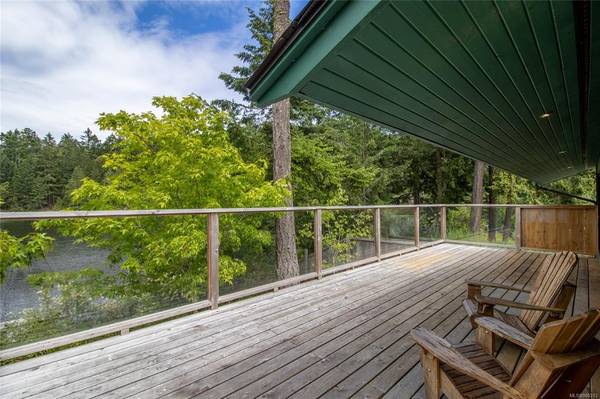 Pender Island, BC V0N 2M2,4878 Pirates Rd