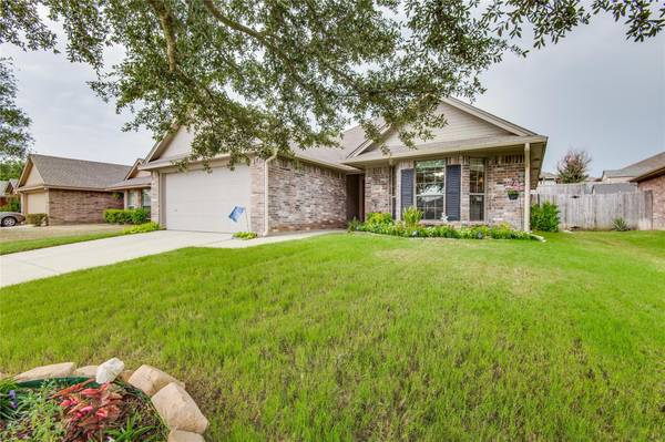 1907 Sail Fish Drive, Mansfield, TX 76063