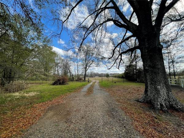 6265 Colquitt Road, Keithville, LA 71047