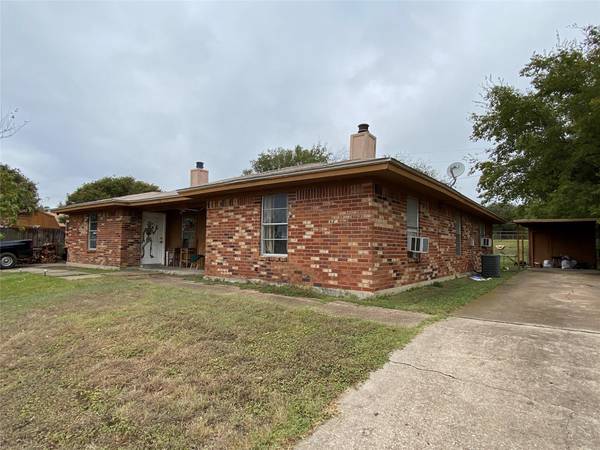 109 Arrowhead Street, Fort Worth, TX 76108