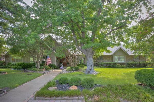 3800 Lands End Street, Fort Worth, TX 76109