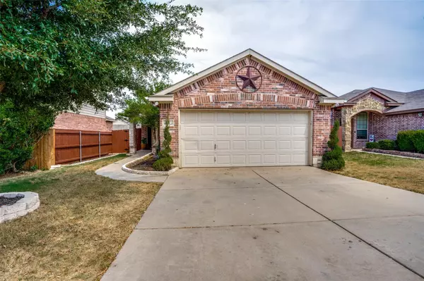 6832 Turtle Stream Drive, Fort Worth, TX 76179