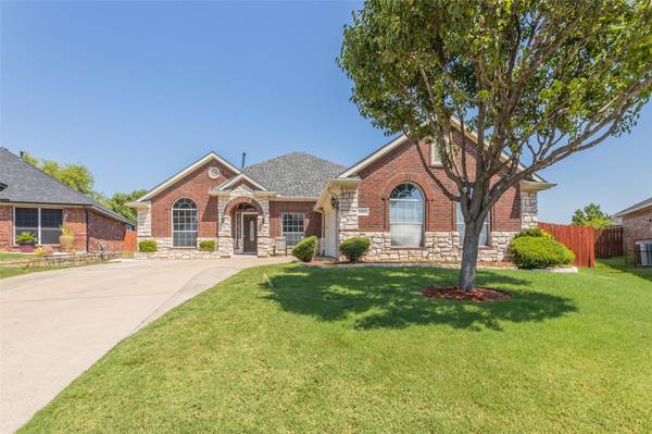 4561 Woodbluff Drive, Mesquite, TX 75150