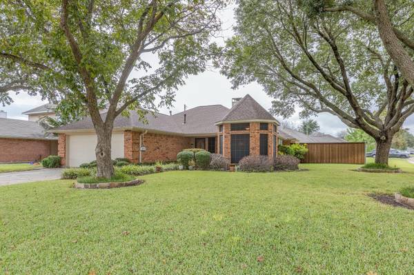 319 E Forestwood Drive, Forney, TX 75126