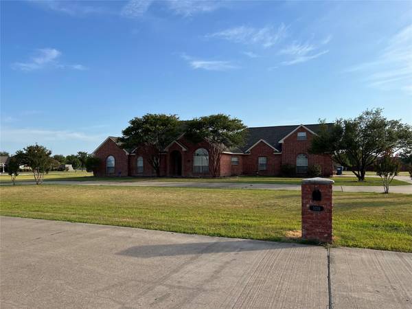 1019 Trinity Meadows Drive, Talty, TX 75160