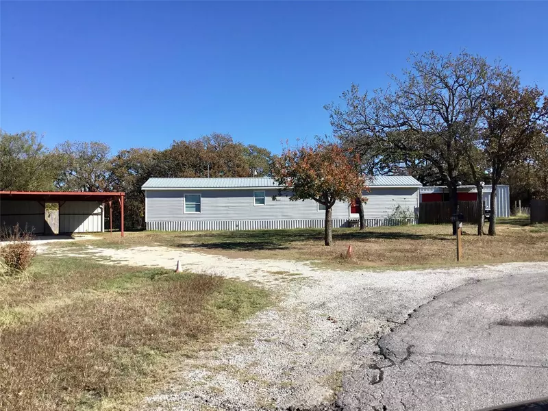 3817 Falconcrest Drive, Joshua, TX 76058