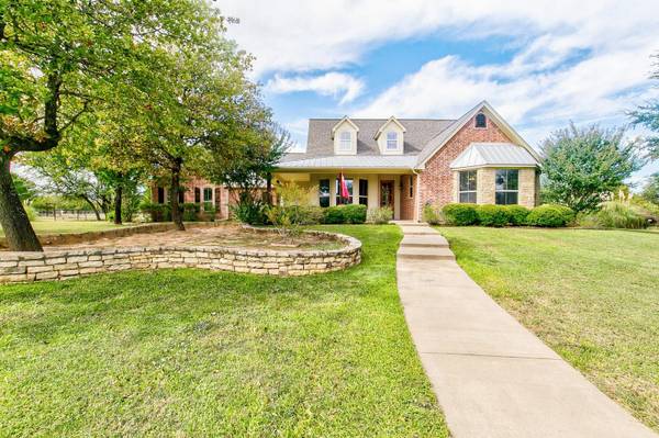 1029 Roadrunner Road, Glen Rose, TX 76043