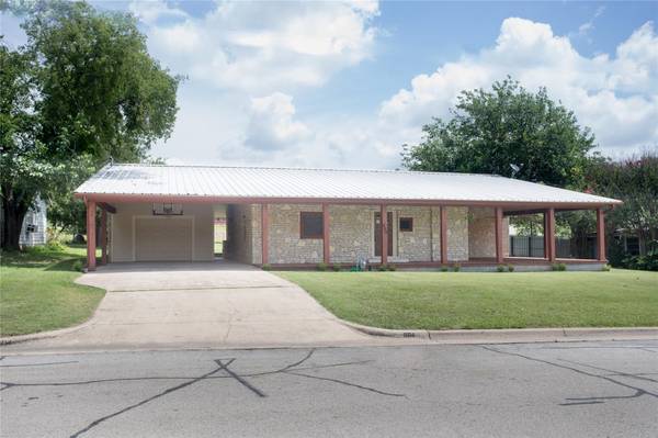 604 S Jefferson Street, Glen Rose, TX 76043