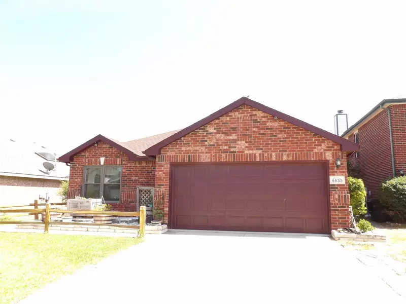 9833 Rockledge Road, Fort Worth, TX 76108