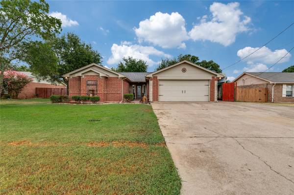 3925 Country Meadows Circle, Granbury, TX 76049