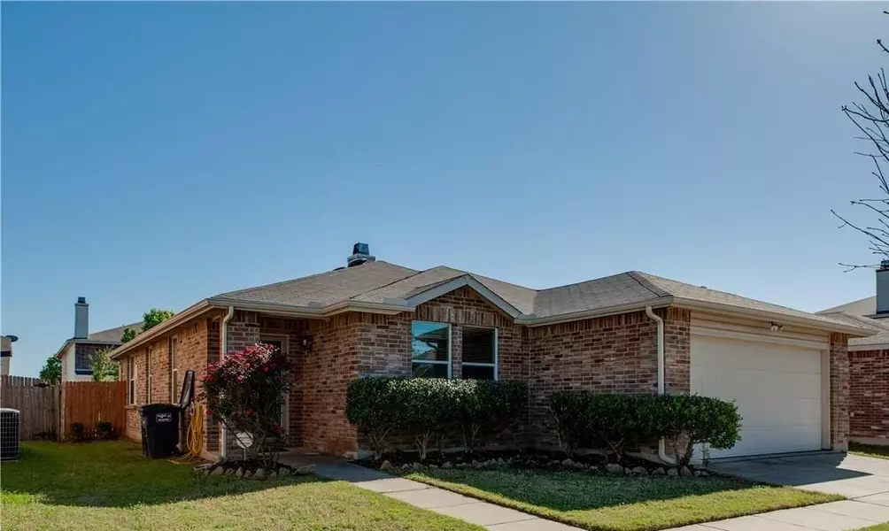 1732 Rialto Way, Fort Worth, TX 76247