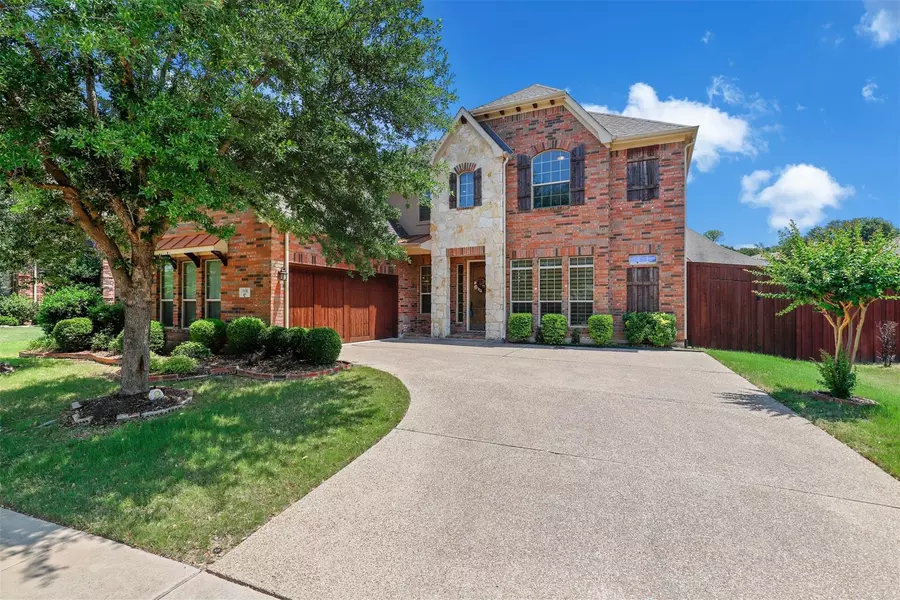 1808 Las Luna Lane, Arlington, TX 76012