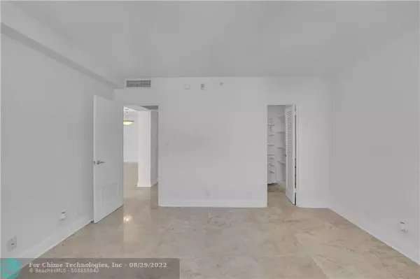 Hollywood, FL 33019,3000 S Ocean Dr  #1102