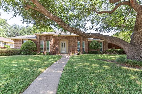 309 Ridgegate Drive, Garland, TX 75040