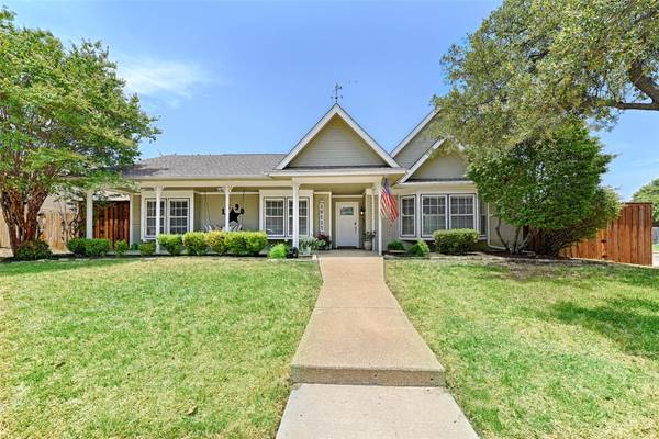 1890 Trail Ridge Drive, Lewisville, TX 75077