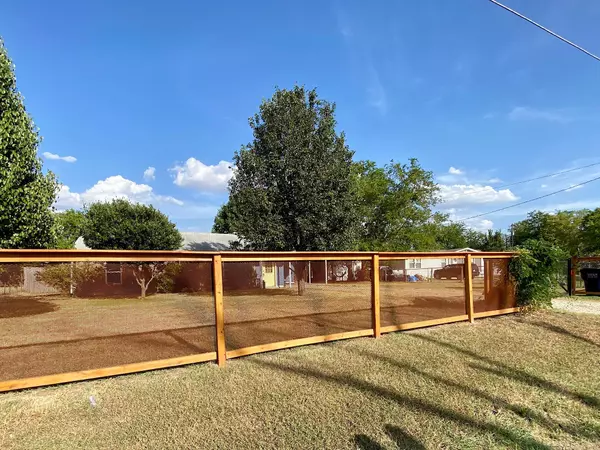 Terrell, TX 75161,10904 County Road 371