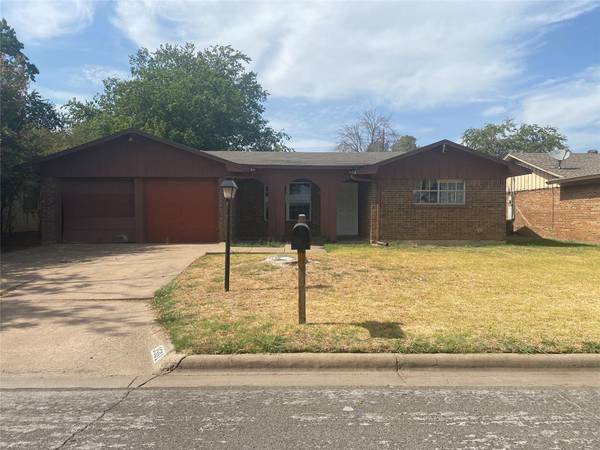 3501 NE 10th Street, Mineral Wells, TX 76067