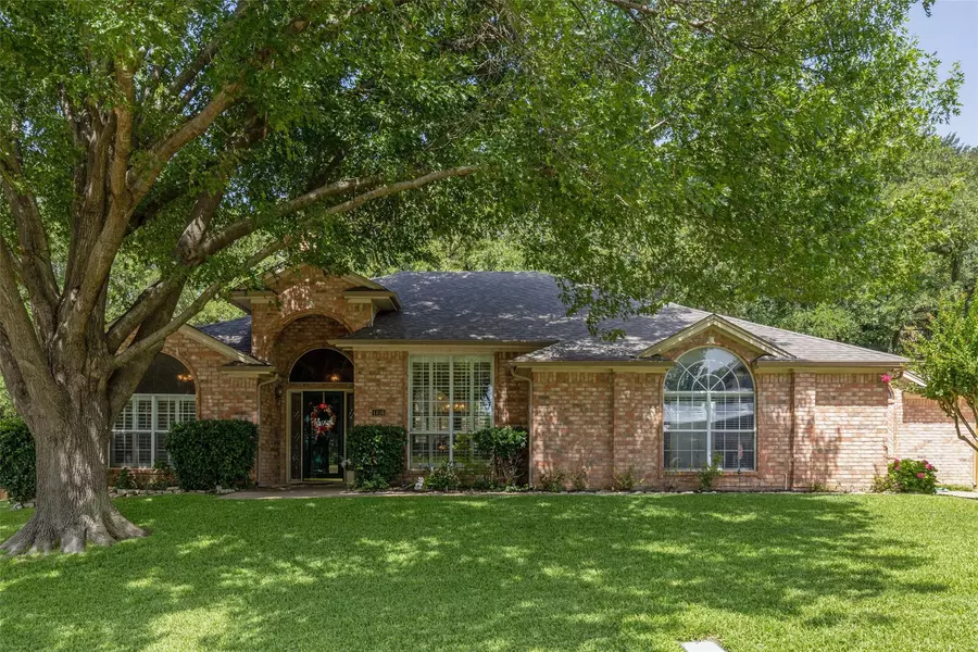 1106 Woodbine Street, Arlington, TX 76012