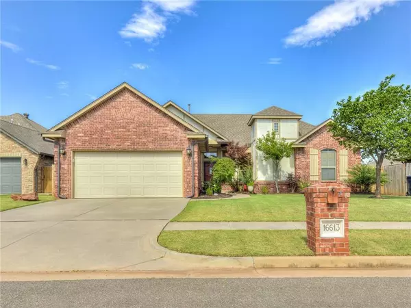 16613 Ventana Boulevard, Edmond, OK 73012