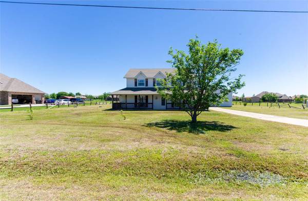 906 Lake Road, Lavon, TX 75166