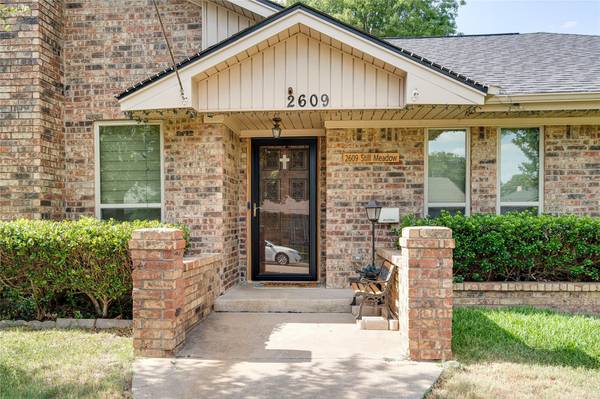 2609 Still Meadow Road, Irving, TX 75060