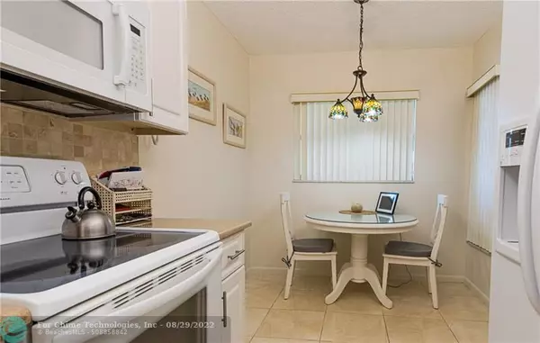 Boca Raton, FL 33428,23099 Barwood Ln  #305