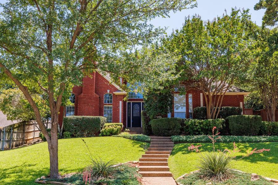 2817 Kingswood Drive, Grapevine, TX 76051