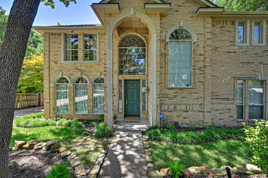 826 Longmeadow Court, Desoto, TX 75115