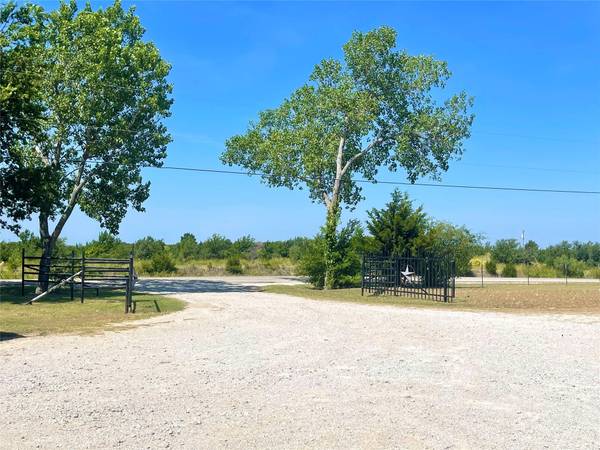 6158 Old Decatur Road, Alvord, TX 76225