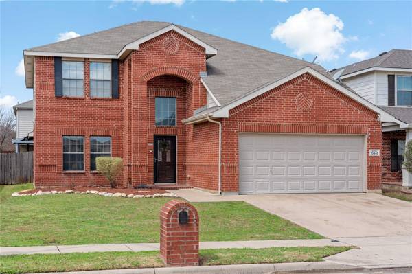 10445 Evening View Drive, Fort Worth, TX 76131