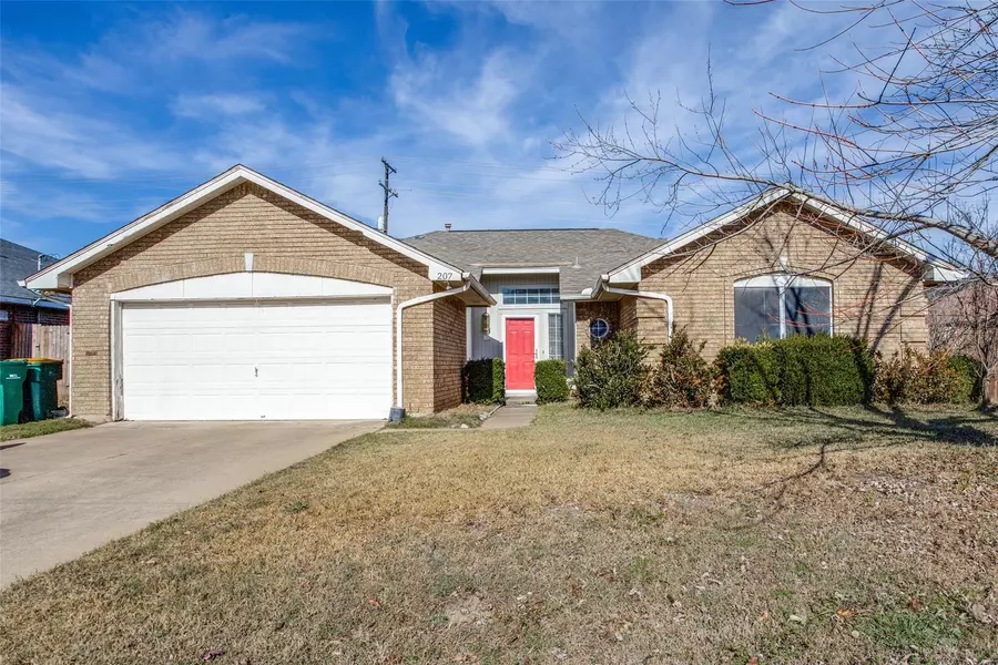 207 Meadowbrooke Drive, Cedar Hill, TX 75104