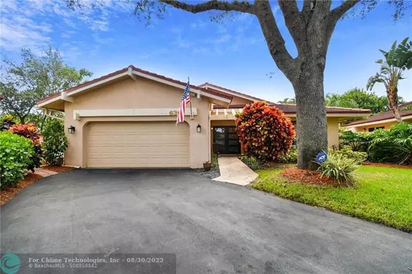 636 Deer Creek Hollows Cir, Deerfield Beach, FL 33442