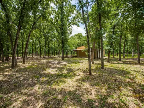 Corsicana, TX 75110,240 Burr Oak Lane