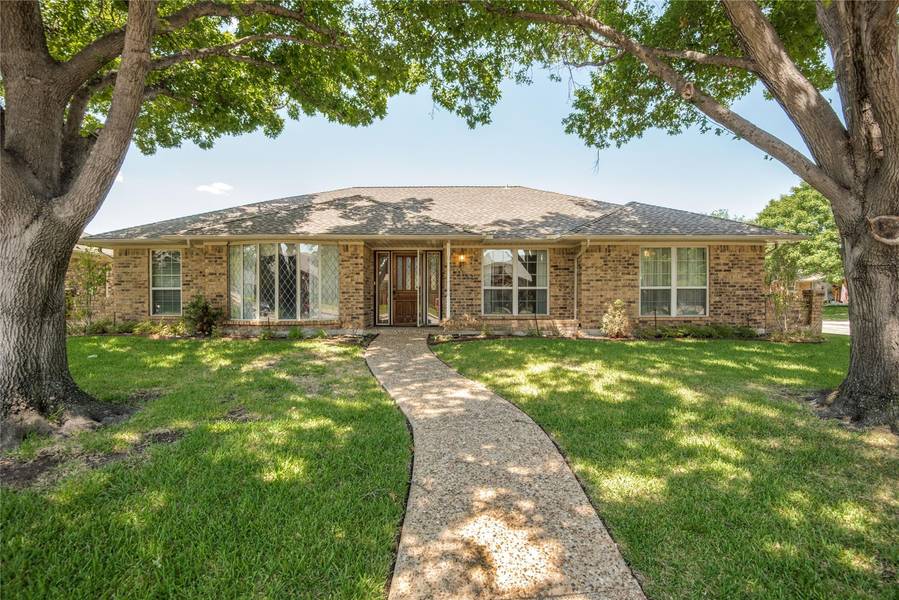 1947 Sussex Drive, Carrollton, TX 75007