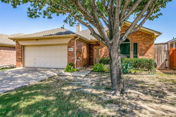 3517 Cripple Creek Trail, Fort Worth, TX 76262