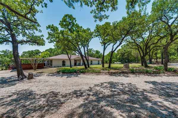 6525 FM 2738,  Burleson,  TX 76028