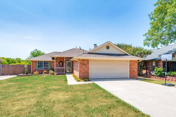 12 W Sharon Drive, Krum, TX 76249