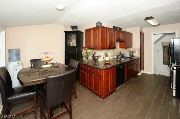 16-04 Split Rock Rd, Fair Lawn Boro, NJ 07410