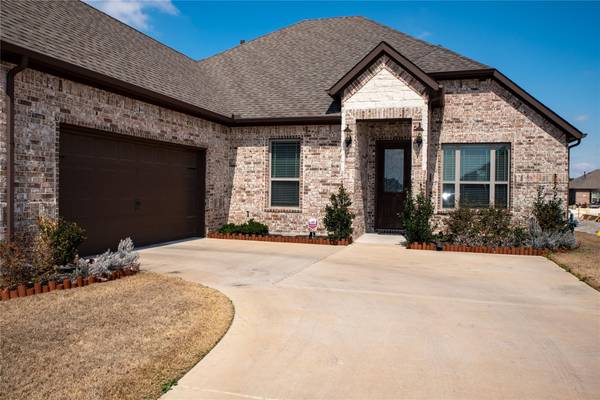 213 Douglas #N, Red Oak, TX 75154