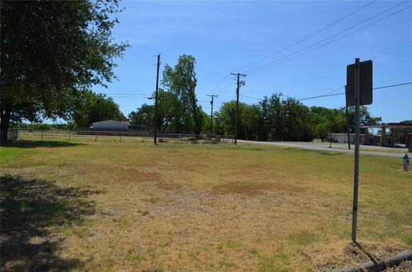 100 N 10th Street, Mabank, TX 75147