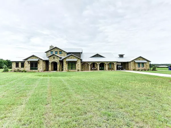 235 Valley Lane, Weatherford, TX 76085