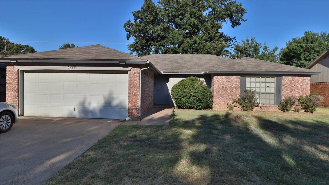 6229 Big Springs Drive, Arlington, TX 76001