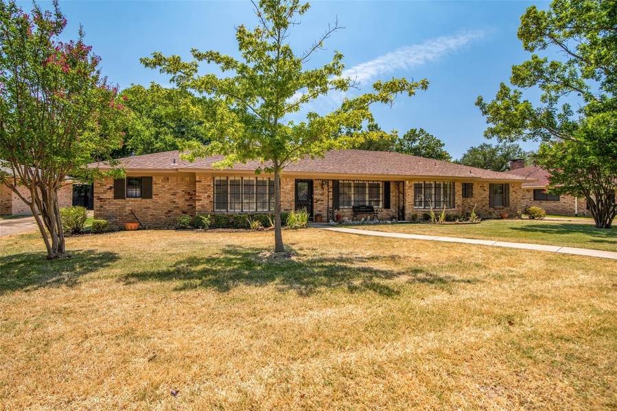 1420 Crescent Drive, Sherman, TX 75092