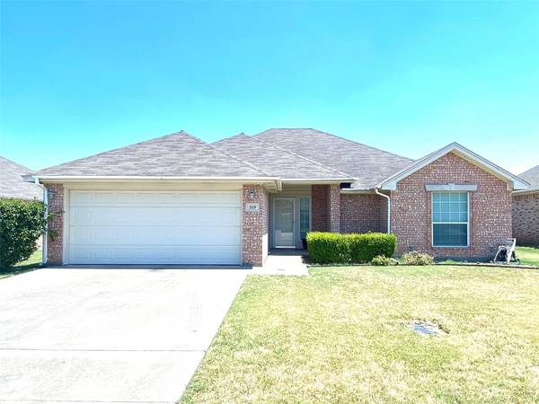 319 Rose Avenue, Cleburne, TX 76033